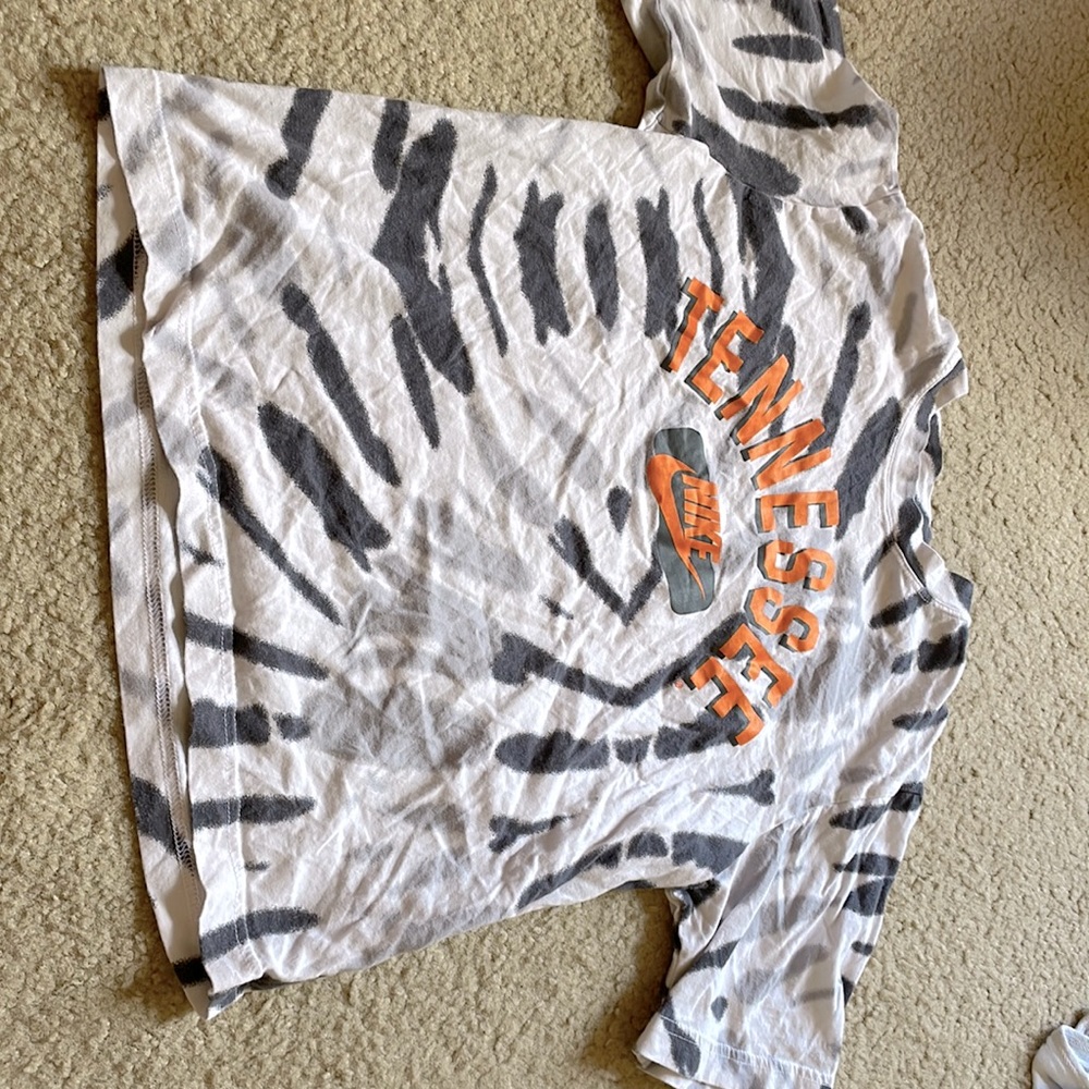 TN Nike XS cropped tye dye t shirt